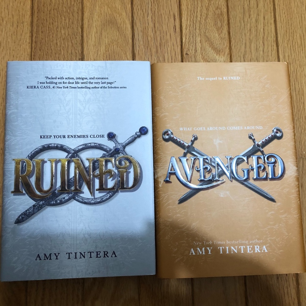 Amy Tintera Book Set